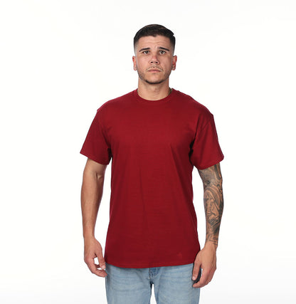 Gildan G500 t-shirt in Garnet